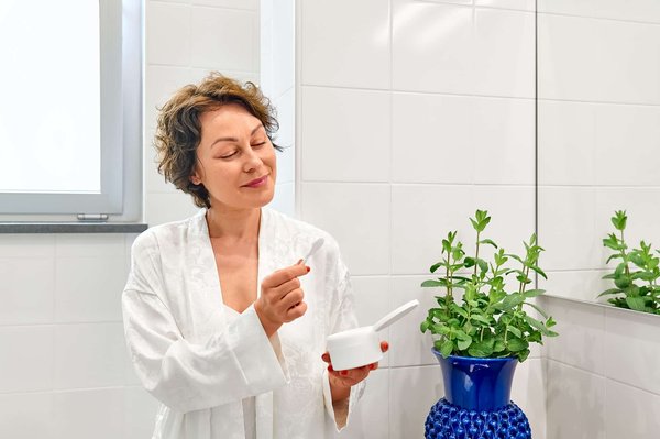 What Are the Key Elements of a Personalized Hydration Plan for Marathon Des Sables Competitors?